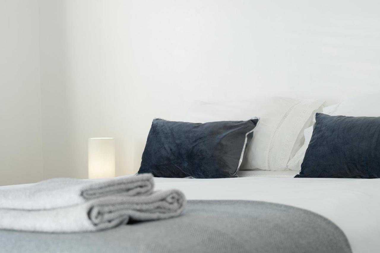 Dwellcome Home Ltd 2 King Beds West End Apt, Half Mile To Union Street Yet Quiet, Free Allocated Parking Space At Rear Entrance & Fast Wifi, Ideal For Long Term Contractor, Corporate, Etc Stays, Regular Housekeeping Option - See Our Site For Assuranc Абердин Экстерьер фото