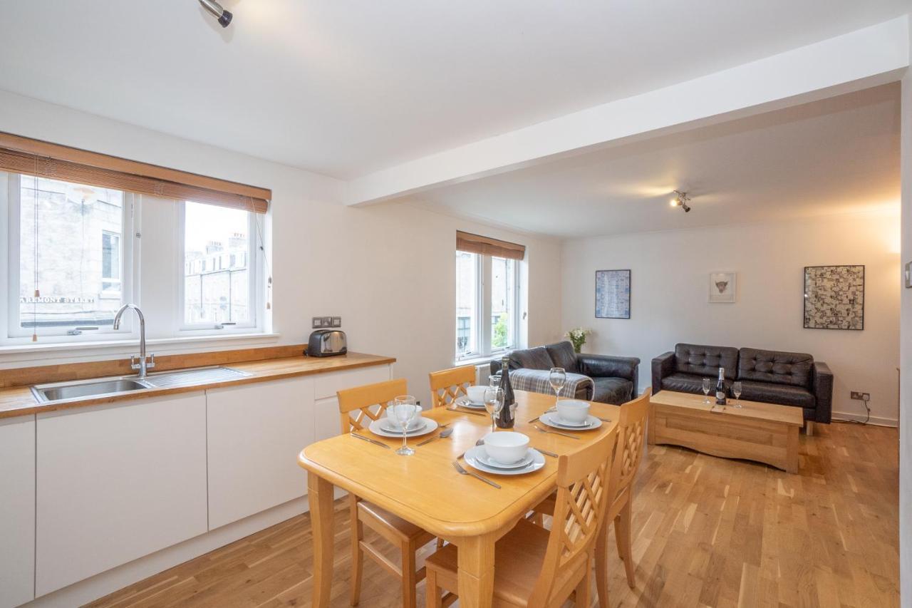 Dwellcome Home Ltd 2 King Beds West End Apt, Half Mile To Union Street Yet Quiet, Free Allocated Parking Space At Rear Entrance & Fast Wifi, Ideal For Long Term Contractor, Corporate, Etc Stays, Regular Housekeeping Option - See Our Site For Assuranc Абердин Экстерьер фото
